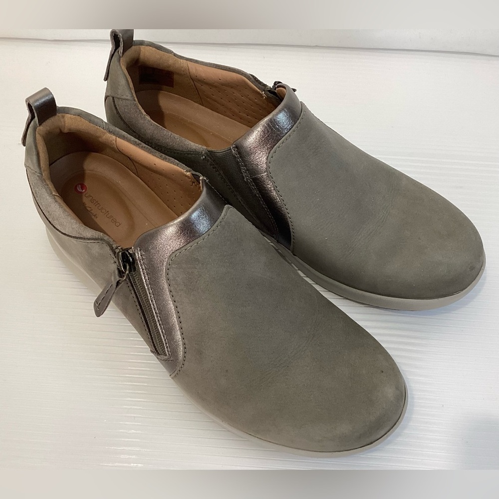 Clarks Unstructured Shoes Size 10M Suede Color Grey Slip On Comfortable Zip - Picture 2 of 9